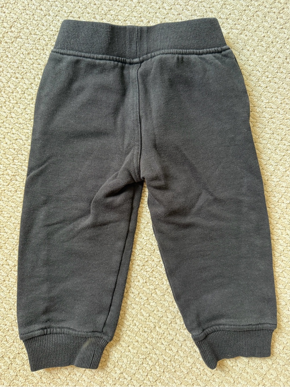 Spyder Kids red insulated puffer vest and black matching sweatpants. - Picture 6 of 6
